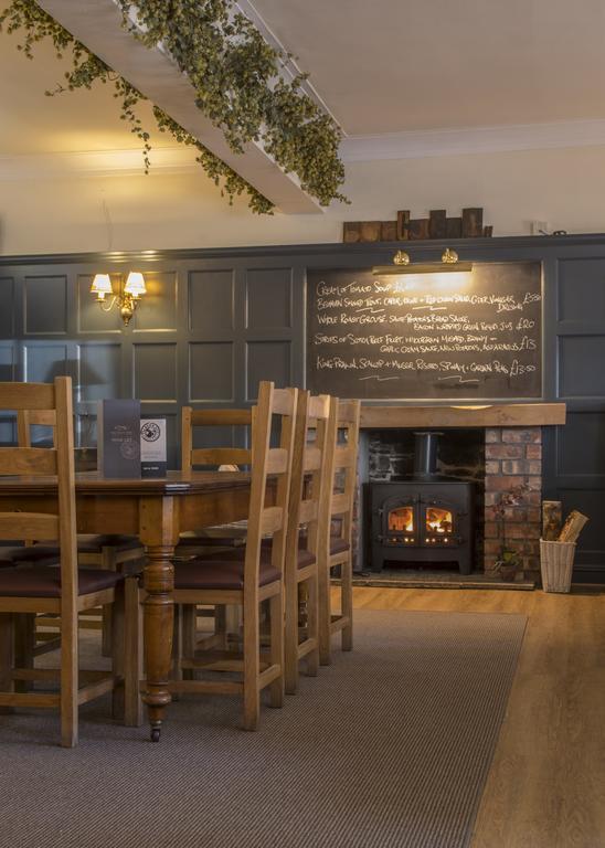 Hotel Buccleuch Arms à St Boswells Extérieur photo