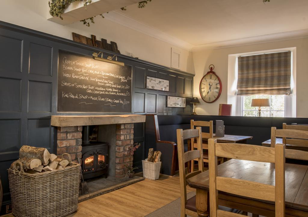 Hotel Buccleuch Arms à St Boswells Extérieur photo